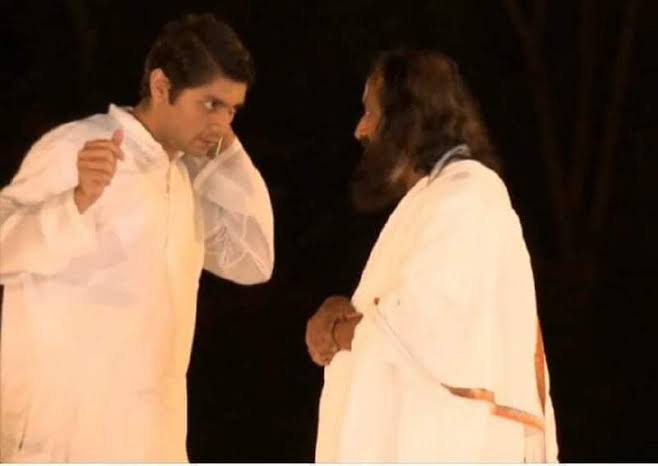 Vishal Merani with Gurudev, in the supplied photograph